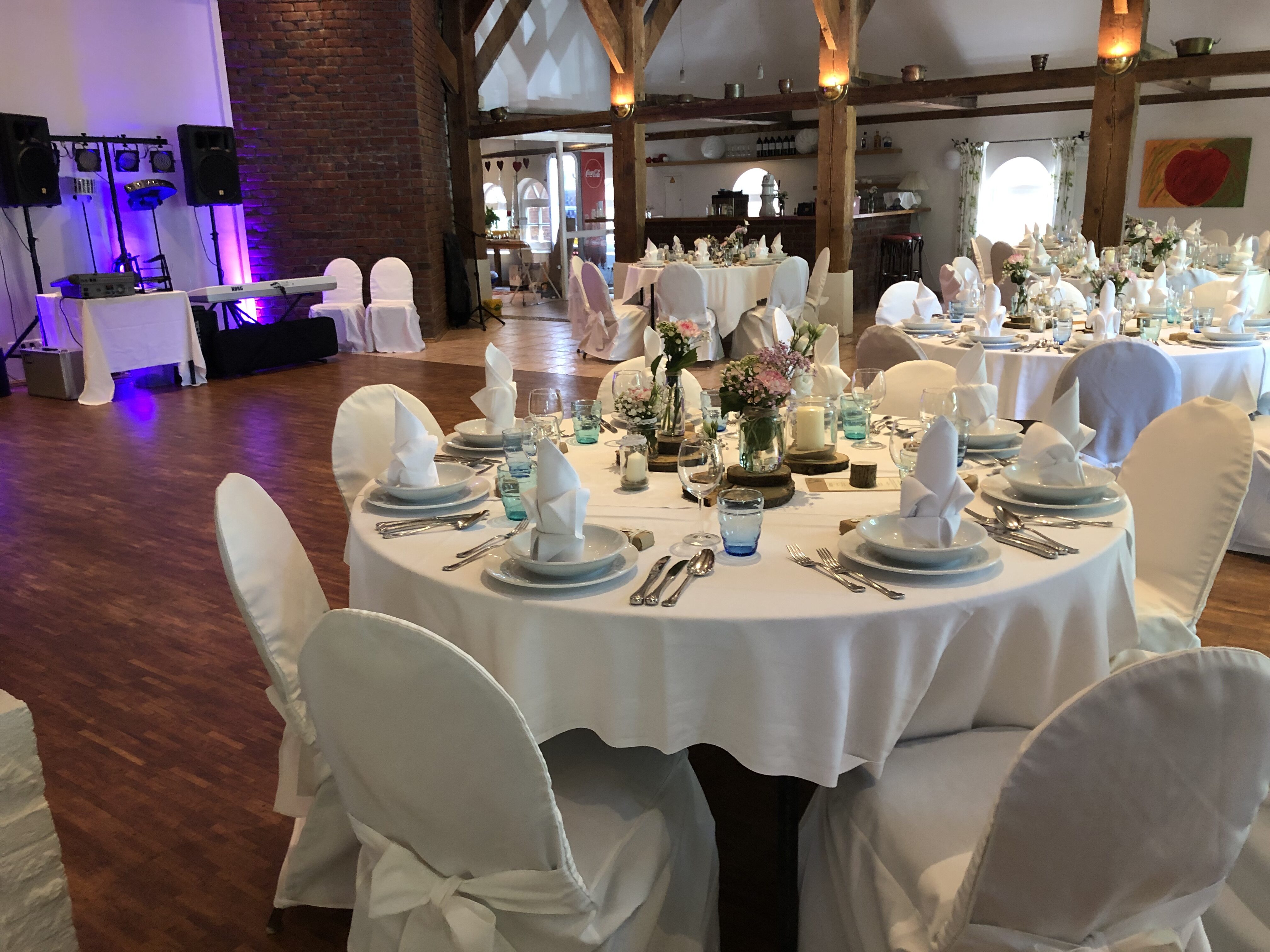 Hochzeit in der alten Scheune auf Gut Schöneworth an der Elbe